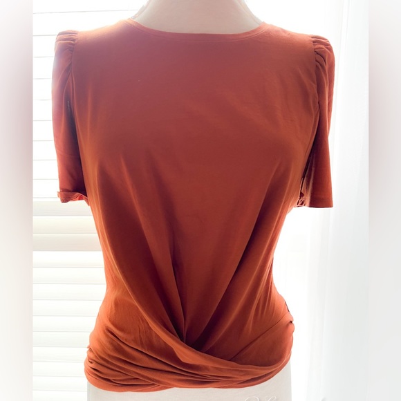 Front faux knot tee - Picture 4 of 6